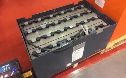 沈陽(yáng)興隆瑞電動(dòng)叉車(chē)經(jīng)濟款鋰電池與鉛酸電池哪個(gè)更好