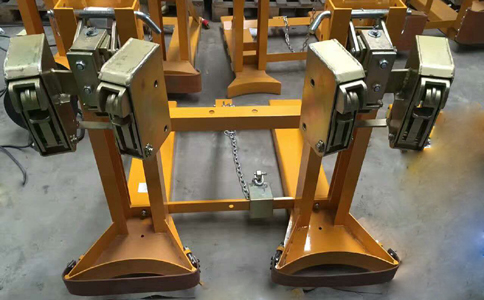 叉車(chē)油桶夾具廠(chǎng)家雙桶雙 鷹嘴-沈陽(yáng)興隆瑞 叉車(chē)油桶夾具廠(chǎng)家雙桶雙 鷹嘴-沈陽(yáng)興隆瑞